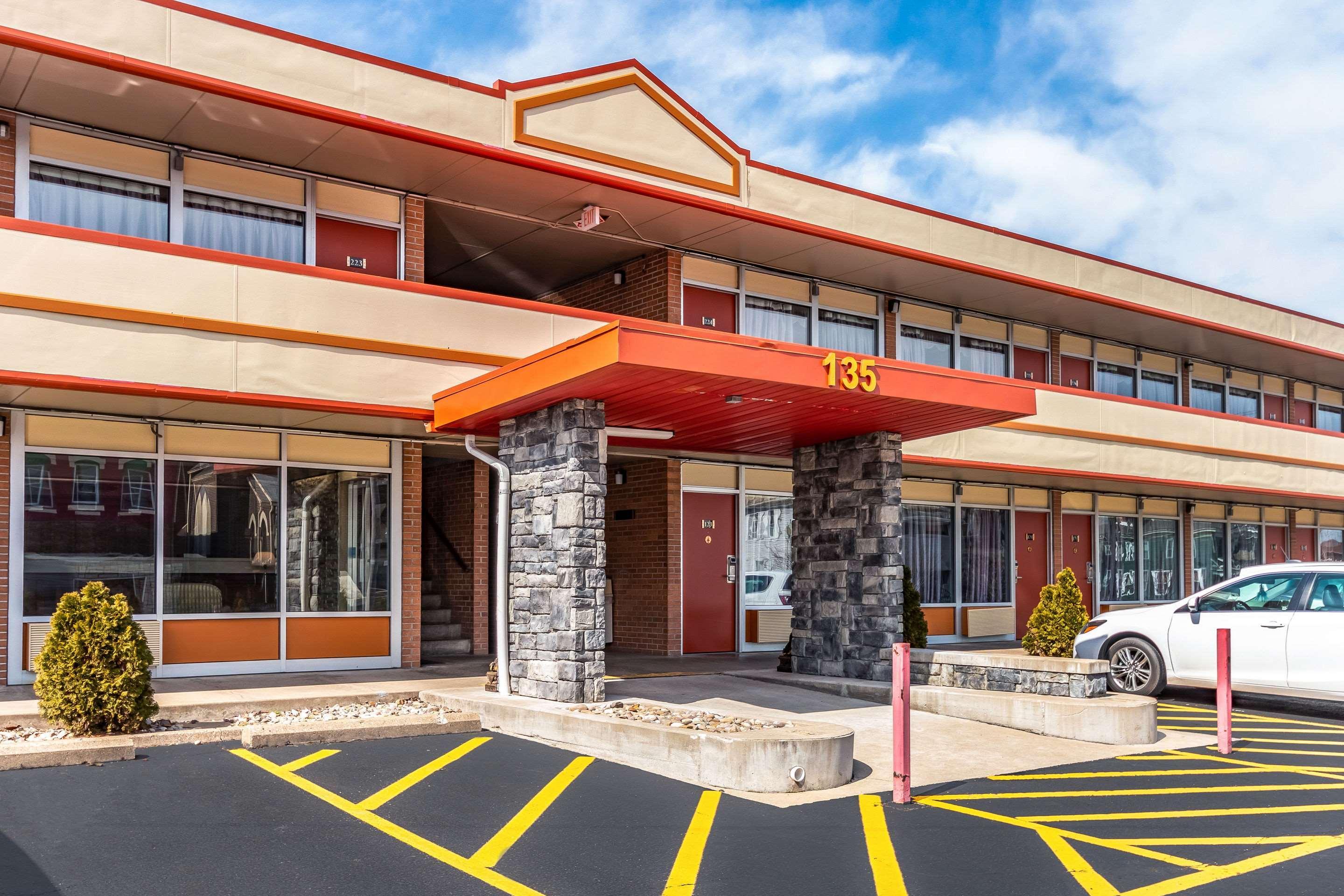 Econo Lodge Zanesville Exterior foto